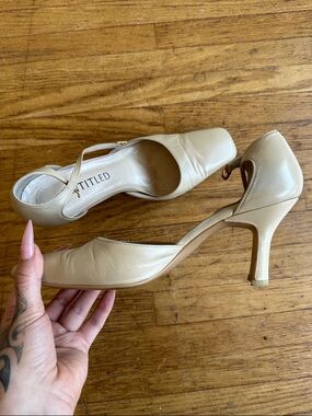 Beige Mid-Heel Slingback Pumps